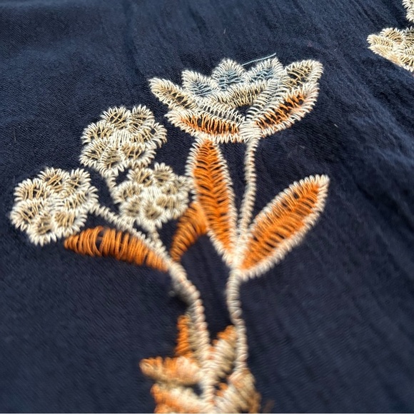 J.O.A. Women’s Hi-Lo Midi Navy Crinkled Floral Embroidered Wrap Dress, Size Lg - Picture 16 of 16